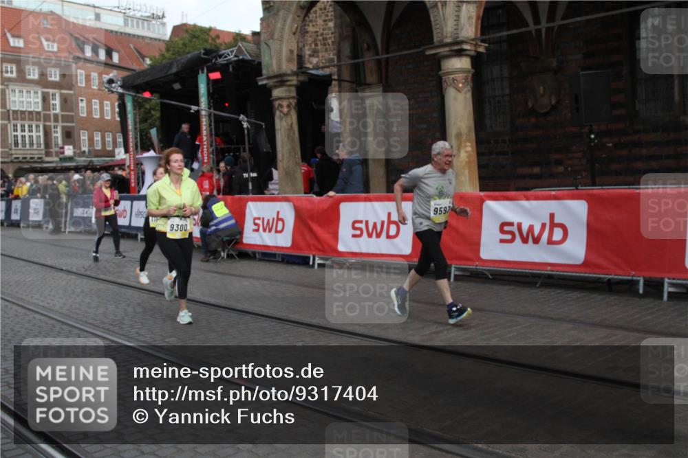 05.10.2025 - 20. swb-Marathon Bremen Yannick Fuchs http://msf.ph/oto/9317404 05.10.2025 11:03:13 Ziel 9300, 9593, 10185, 10996, 11682 meine-sportfotos.de
