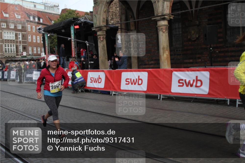 05.10.2025 - 20. swb-Marathon Bremen Yannick Fuchs http://msf.ph/oto/9317431 05.10.2025 11:03:43 Ziel 9940, 10213, 10297, 10478, 10711, 10713, 11589 meine-sportfotos.de
