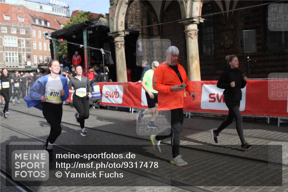 05.10.2025 - 20. swb-Marathon Bremen Yannick Fuchs http://msf.ph/oto/9317478 05.10.2025 11:04:37 Ziel 8111, 9394, 9610, 10278, 10531, 10674, 10869, 10956, 11196, 11542, 11704 meine-sportfotos.de