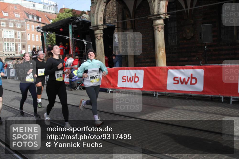 05.10.2025 - 20. swb-Marathon Bremen Yannick Fuchs http://msf.ph/oto/9317495 05.10.2025 11:04:52 Ziel 9812, 9927, 10557, 10964, 11035, 11615 meine-sportfotos.de