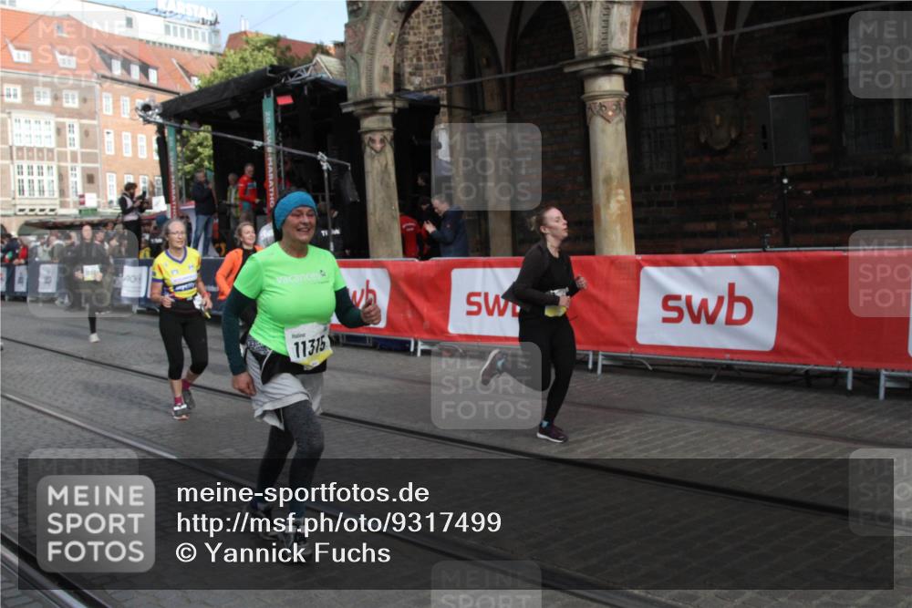 05.10.2025 - 20. swb-Marathon Bremen Yannick Fuchs http://msf.ph/oto/9317499 05.10.2025 11:04:58 Ziel 9530, 9813, 9866, 10684, 10771, 10891, 11315, 11372, 11559, 11636 meine-sportfotos.de