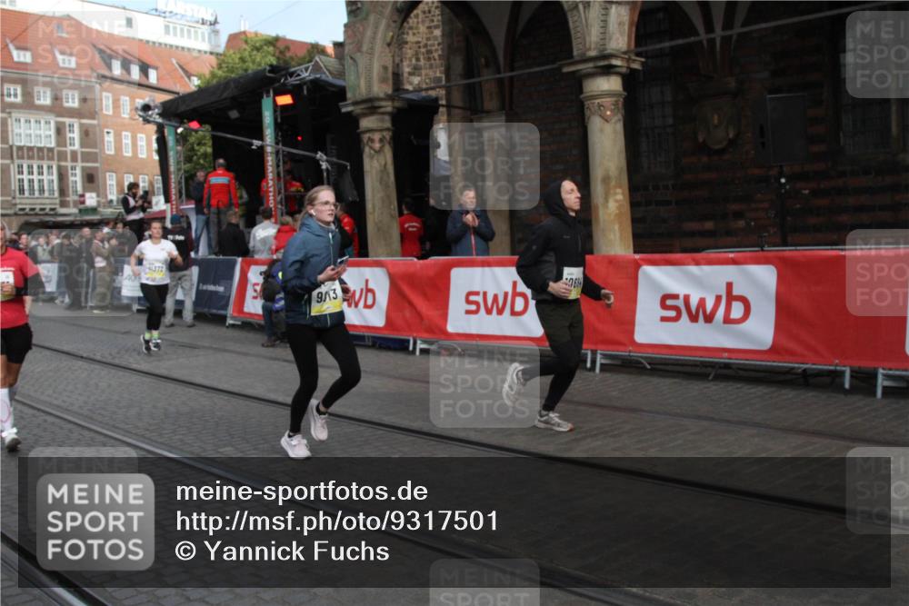 05.10.2025 - 20. swb-Marathon Bremen Yannick Fuchs http://msf.ph/oto/9317501 05.10.2025 11:05:00 Ziel 9220, 9530, 9813, 10684, 10771, 10891, 11180, 11372, 11478, 11559, 11636 meine-sportfotos.de