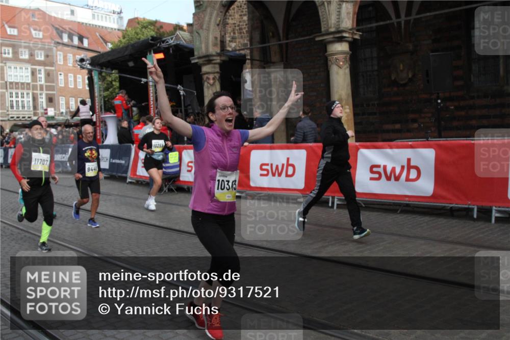 05.10.2025 - 20. swb-Marathon Bremen Yannick Fuchs http://msf.ph/oto/9317521 05.10.2025 11:05:19 Ziel 9440, 9690, 9908, 10255, 10343, 10990, 11501, 11540, 11650, 11707 meine-sportfotos.de