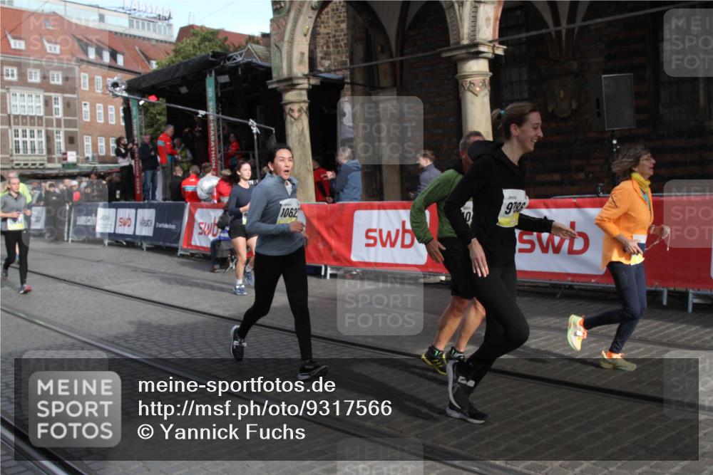 05.10.2025 - 20. swb-Marathon Bremen Yannick Fuchs http://msf.ph/oto/9317566 05.10.2025 11:06:14 Ziel 9387, 9438, 9786, 10192, 10249, 10462, 10623, 10848, 11231, 11296, 11433 meine-sportfotos.de