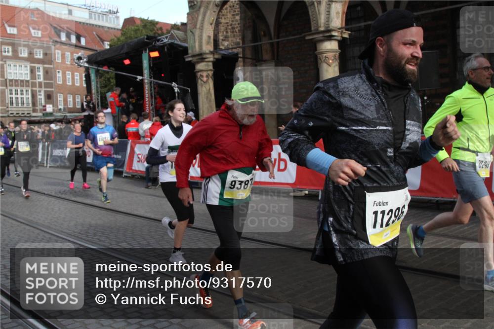05.10.2025 - 20. swb-Marathon Bremen Yannick Fuchs http://msf.ph/oto/9317570 05.10.2025 11:06:19 Ziel 7979, 9228, 9387, 9523, 9712, 10152, 10243, 10249, 10374, 10404, 11065, 11092, 11169, 11296, 11433 meine-sportfotos.de