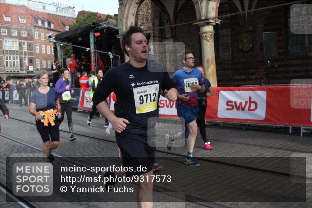 05.10.2025 - 20. swb-Marathon Bremen Yannick Fuchs http://msf.ph/oto/9317573 05.10.2025 11:06:21 Ziel 7979, 9205, 9228, 9523, 9712, 10152, 10243, 10374, 10404, 11065, 11092, 11169 meine-sportfotos.de