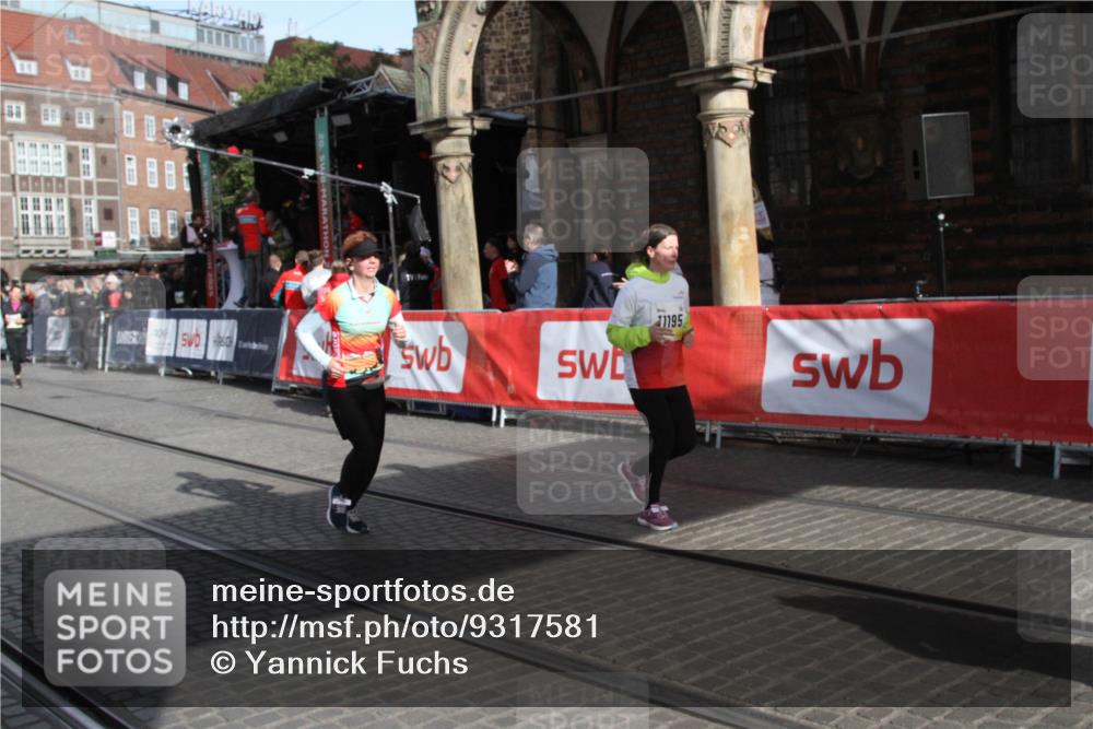 05.10.2025 - 20. swb-Marathon Bremen Yannick Fuchs http://msf.ph/oto/9317581 05.10.2025 11:06:32 Ziel 9764, 9998, 10640, 10732, 10912, 11143, 11195, 11270, 11365 meine-sportfotos.de