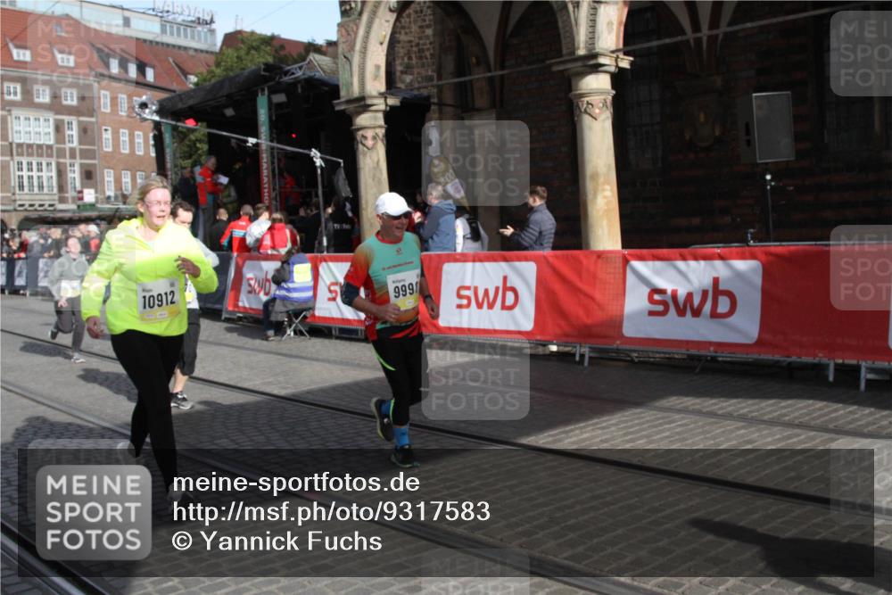 05.10.2025 - 20. swb-Marathon Bremen Yannick Fuchs http://msf.ph/oto/9317583 05.10.2025 11:06:34 Ziel 9764, 9998, 10699, 10732, 10912, 11143, 11270, 11365 meine-sportfotos.de