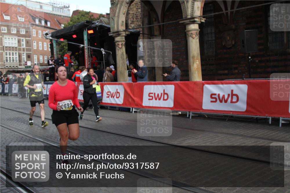 05.10.2025 - 20. swb-Marathon Bremen Yannick Fuchs http://msf.ph/oto/9317587 05.10.2025 11:06:39 Ziel 9178, 9357, 9619, 10699, 11027, 11324, 11706 meine-sportfotos.de