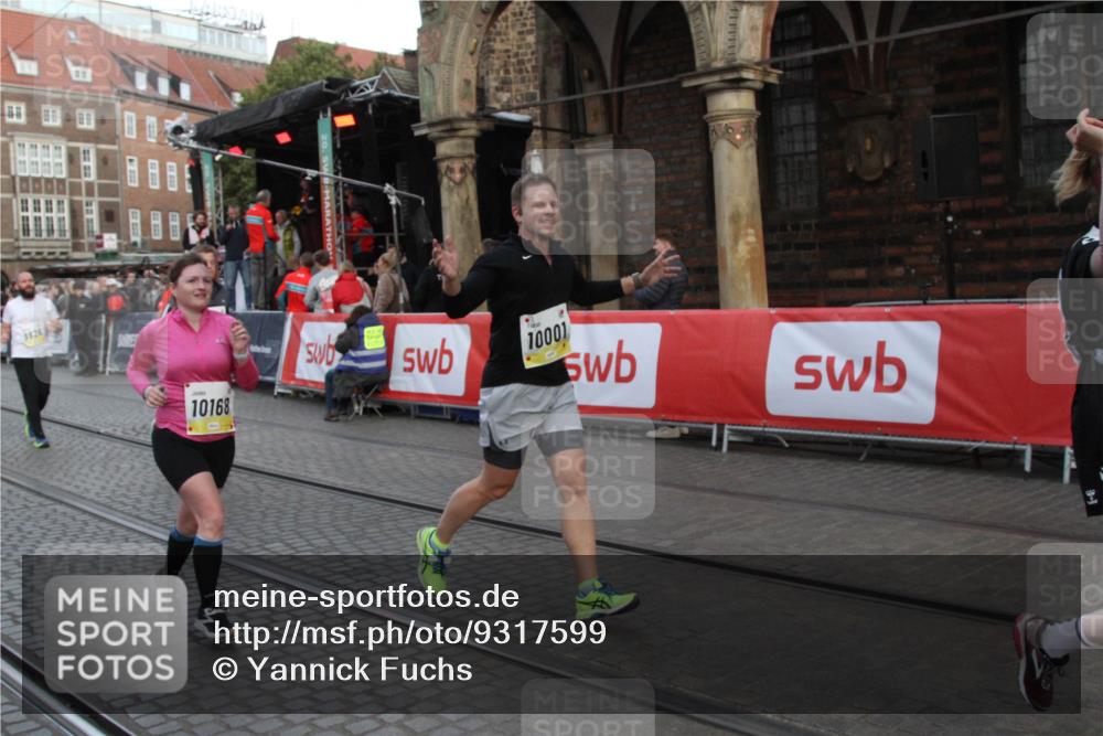 05.10.2025 - 20. swb-Marathon Bremen Yannick Fuchs http://msf.ph/oto/9317599 05.10.2025 11:06:53 Ziel 8574, 9321, 9605, 9826, 9942, 10001, 10148, 10168, 10580, 10747, 10748, 10937, 11355, 11389, 11414, 11497 meine-sportfotos.de