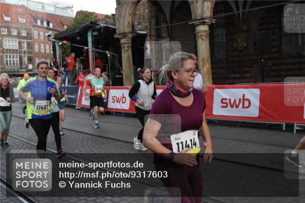 05.10.2025 - 20. swb-Marathon Bremen Yannick Fuchs http://msf.ph/oto/9317603 05.10.2025 11:06:56 Ziel 8574, 9321, 9605, 9826, 9942, 9976, 10580, 11355, 11389, 11414, 11497 meine-sportfotos.de