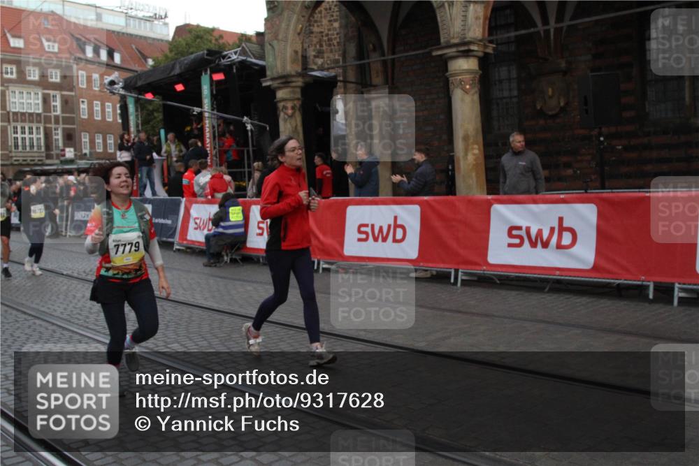 05.10.2025 - 20. swb-Marathon Bremen Yannick Fuchs http://msf.ph/oto/9317628 05.10.2025 11:07:29 Ziel 7779, 9483, 10160, 10223, 10737, 10854, 11122, 11262, 11384, 11529 meine-sportfotos.de
