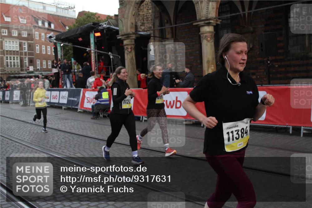 05.10.2025 - 20. swb-Marathon Bremen Yannick Fuchs http://msf.ph/oto/9317631 05.10.2025 11:07:34 Ziel 9780, 10037, 10223, 10776, 10854, 11159, 11262, 11384, 11529, 11584 meine-sportfotos.de