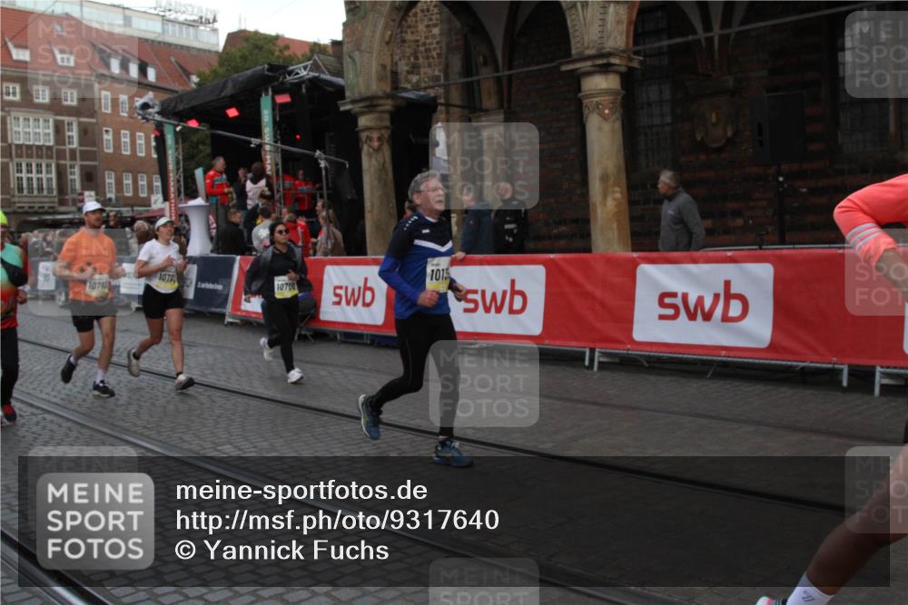 05.10.2025 - 20. swb-Marathon Bremen Yannick Fuchs http://msf.ph/oto/9317640 05.10.2025 11:08:02 Ziel 8123, 9212, 10135, 10365, 10366, 10706, 10782, 10783, 11677 meine-sportfotos.de