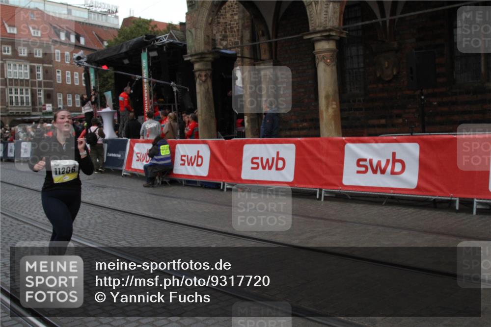 05.10.2025 - 20. swb-Marathon Bremen Yannick Fuchs http://msf.ph/oto/9317720 05.10.2025 11:09:52 Ziel 10412, 11206, 11486 meine-sportfotos.de