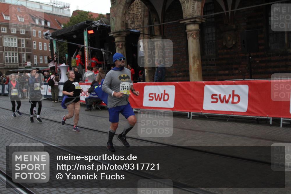 05.10.2025 - 20. swb-Marathon Bremen Yannick Fuchs http://msf.ph/oto/9317721 05.10.2025 11:09:57 Ziel 9410, 9685, 9972, 10448, 10827, 10860, 11219, 11381, 11486 meine-sportfotos.de