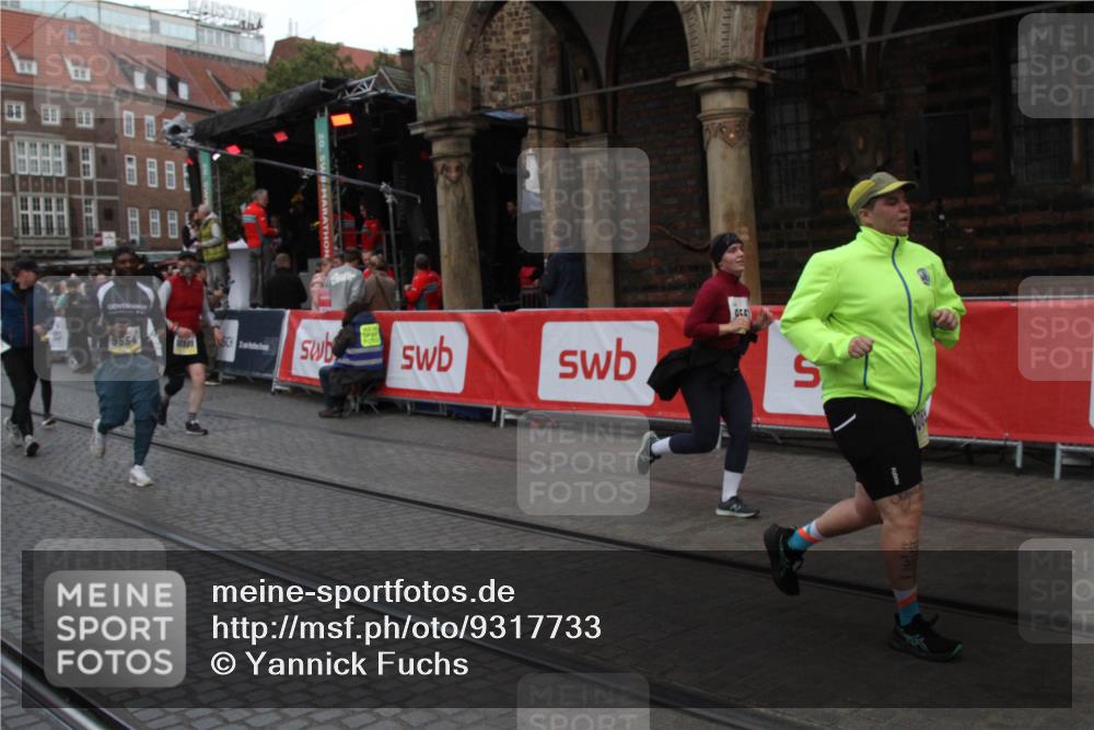 05.10.2025 - 20. swb-Marathon Bremen Yannick Fuchs http://msf.ph/oto/9317733 05.10.2025 11:10:09 Ziel 7799, 9470, 9476, 9554, 9561, 10383, 10596, 10659, 10969, 11401, 11536 meine-sportfotos.de