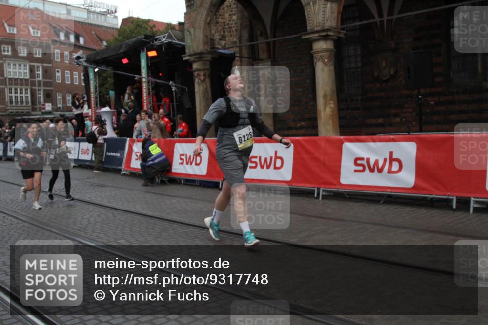 05.10.2025 - 20. swb-Marathon Bremen Yannick Fuchs http://msf.ph/oto/9317748 05.10.2025 11:10:31 Ziel 8225, 9895, 10288, 10552, 11388 meine-sportfotos.de