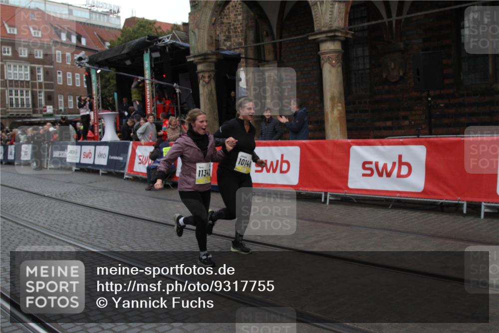 05.10.2025 - 20. swb-Marathon Bremen Yannick Fuchs http://msf.ph/oto/9317755 05.10.2025 11:10:40 Ziel 9446, 10146, 11240, 11342 meine-sportfotos.de