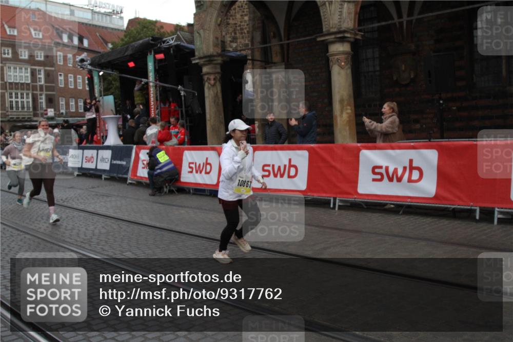 05.10.2025 - 20. swb-Marathon Bremen Yannick Fuchs http://msf.ph/oto/9317762 05.10.2025 11:10:54 Ziel 9984, 10399, 10861, 11161, 11318, 11544 meine-sportfotos.de