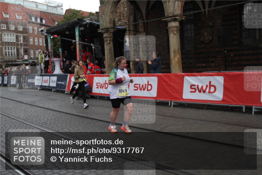 05.10.2025 - 20. swb-Marathon Bremen Yannick Fuchs http://msf.ph/oto/9317767 05.10.2025 11:11:08 Ziel 9664, 9948, 10415, 11257, 11395 meine-sportfotos.de