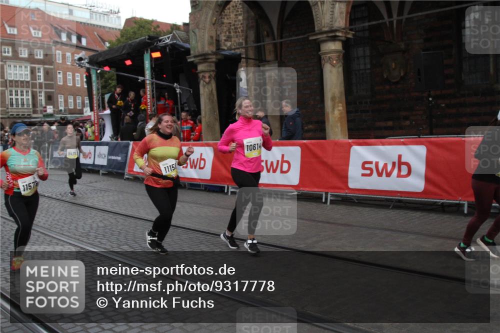 05.10.2025 - 20. swb-Marathon Bremen Yannick Fuchs http://msf.ph/oto/9317778 05.10.2025 11:11:20 Ziel 9011, 9264, 9273, 9386, 9479, 10183, 10614, 11158, 11568, 11578 meine-sportfotos.de