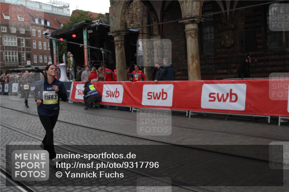 05.10.2025 - 20. swb-Marathon Bremen Yannick Fuchs http://msf.ph/oto/9317796 05.10.2025 11:11:58 Ziel 7007, 9784, 10839, 11215, 11563 meine-sportfotos.de