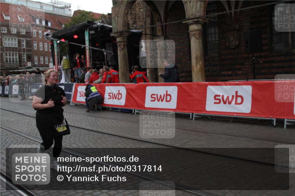 05.10.2025 - 20. swb-Marathon Bremen Yannick Fuchs http://msf.ph/oto/9317814 05.10.2025 11:12:44 Ziel 10190, 11285 meine-sportfotos.de