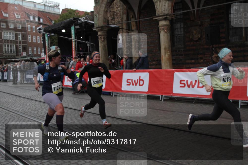 05.10.2025 - 20. swb-Marathon Bremen Yannick Fuchs http://msf.ph/oto/9317817 05.10.2025 11:12:57 Ziel 9203, 10186, 11252 meine-sportfotos.de