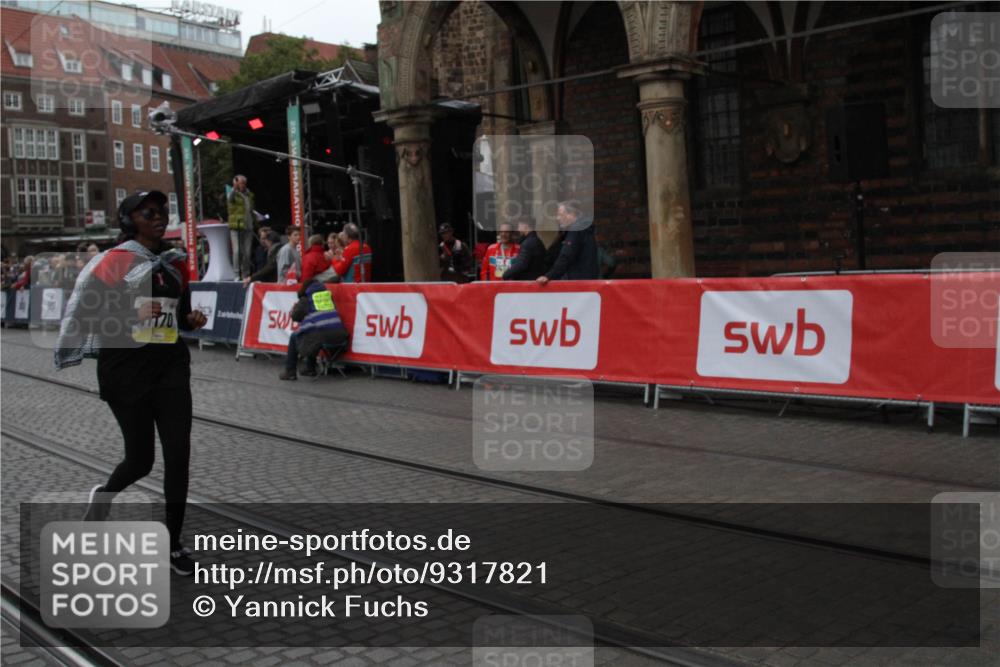 05.10.2025 - 20. swb-Marathon Bremen Yannick Fuchs http://msf.ph/oto/9317821 05.10.2025 11:13:11 Ziel 11170, 11494 meine-sportfotos.de