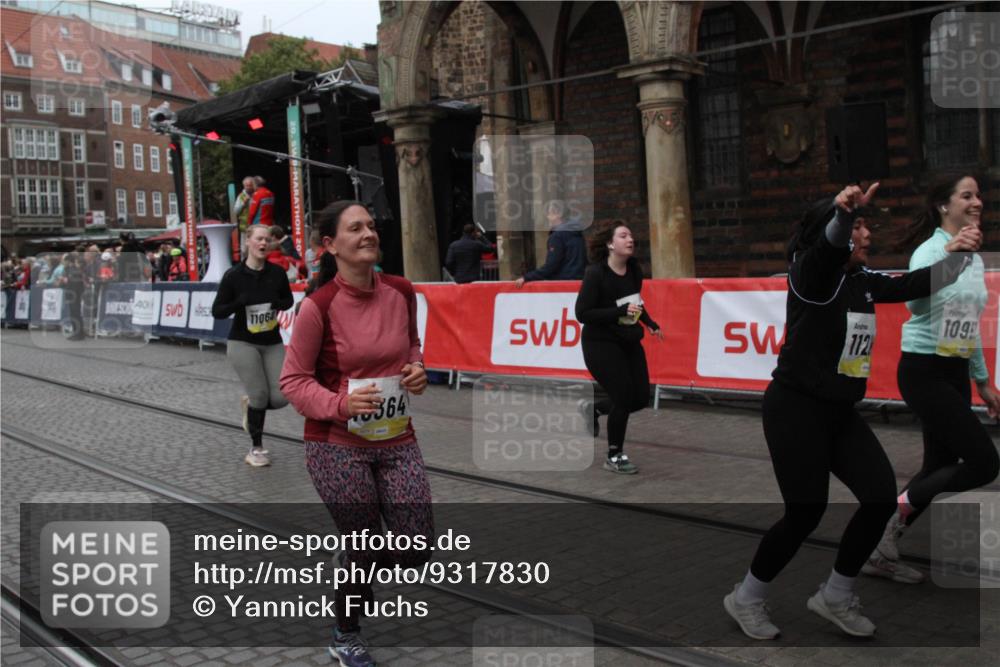 05.10.2025 - 20. swb-Marathon Bremen Yannick Fuchs http://msf.ph/oto/9317830 05.10.2025 11:13:50 Ziel 9899, 10040, 10364, 10705, 10957, 11060, 11068, 11264 meine-sportfotos.de