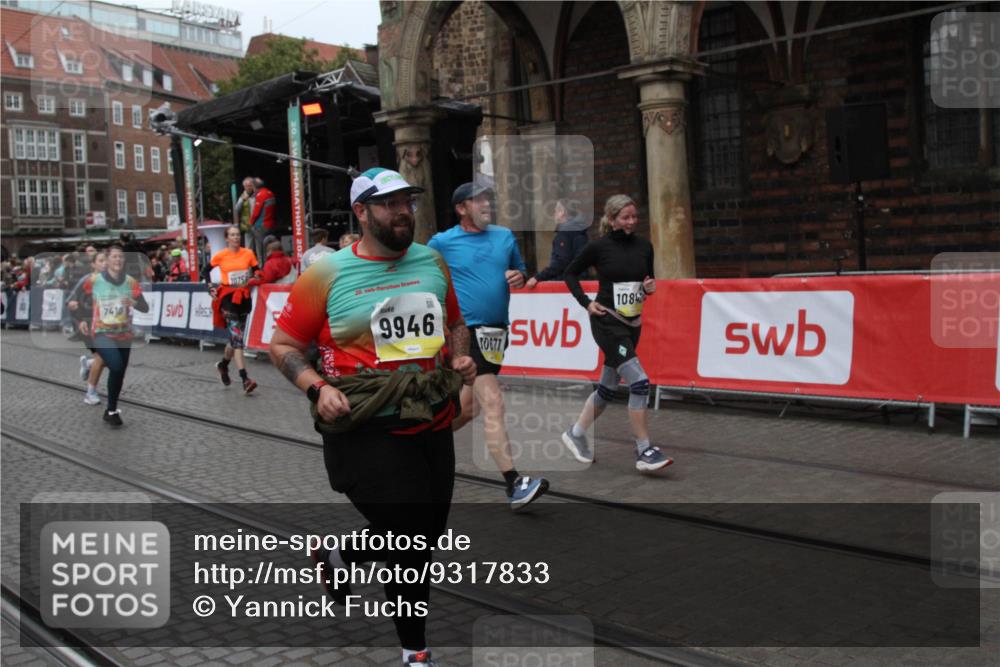 05.10.2025 - 20. swb-Marathon Bremen Yannick Fuchs http://msf.ph/oto/9317833 05.10.2025 11:13:57 Ziel 7014, 7410, 9946, 10671, 10756, 10842, 11652, 11653 meine-sportfotos.de