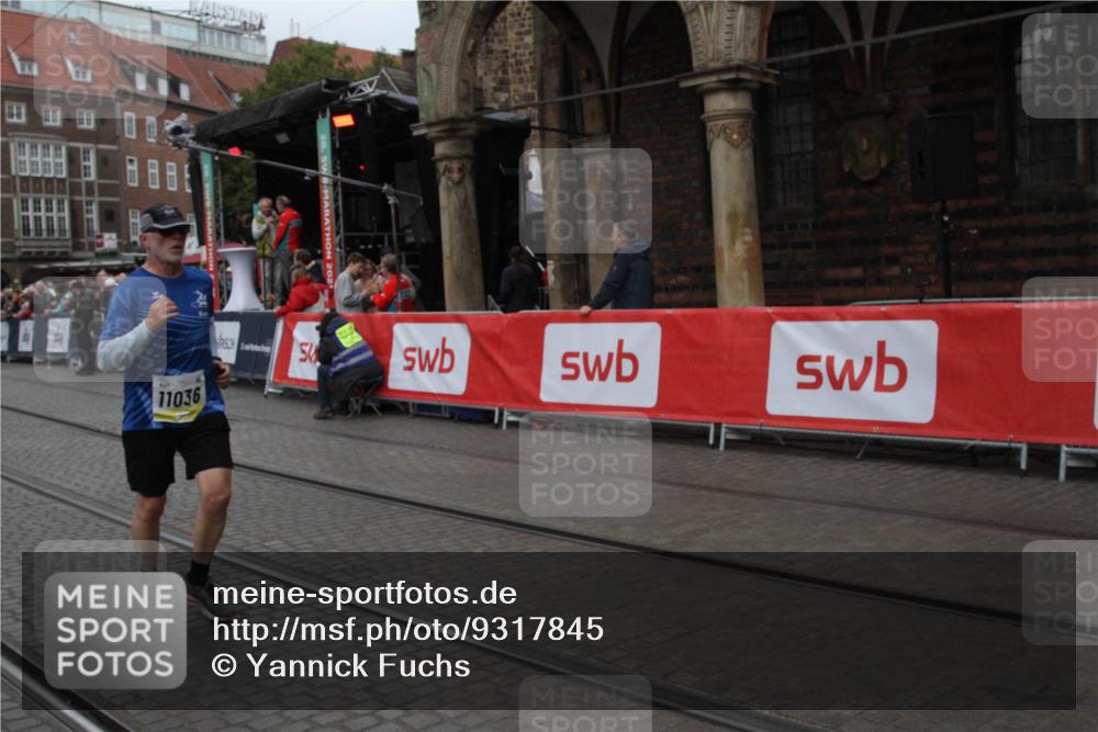 05.10.2025 - 20. swb-Marathon Bremen Yannick Fuchs http://msf.ph/oto/9317845 05.10.2025 11:14:15 Ziel 11036 meine-sportfotos.de