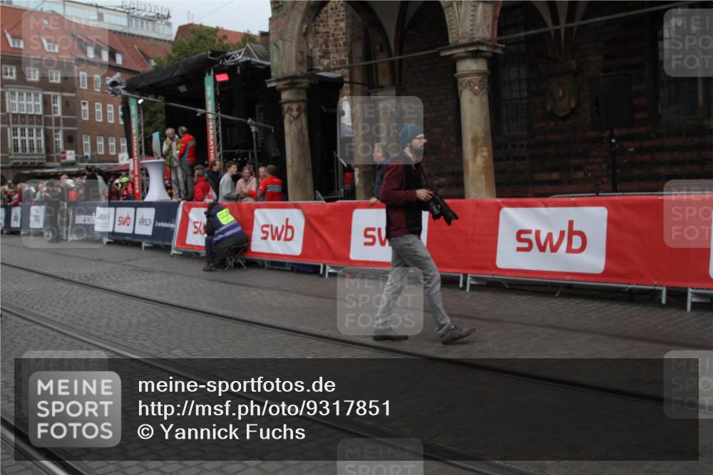 05.10.2025 - 20. swb-Marathon Bremen Yannick Fuchs http://msf.ph/oto/9317851 05.10.2025 11:14:30 Ziel 9756 meine-sportfotos.de
