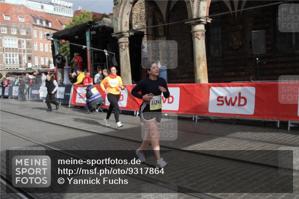 05.10.2025 - 20. swb-Marathon Bremen Yannick Fuchs http://msf.ph/oto/9317864 05.10.2025 11:15:01 Ziel 11345, 11607 meine-sportfotos.de