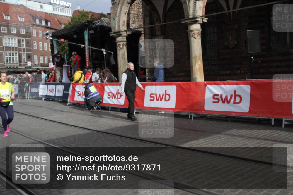 05.10.2025 - 20. swb-Marathon Bremen Yannick Fuchs http://msf.ph/oto/9317871 05.10.2025 11:15:05 Ziel 10496, 11107 meine-sportfotos.de