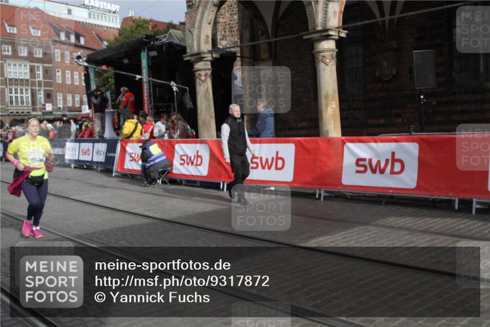 05.10.2025 - 20. swb-Marathon Bremen Yannick Fuchs http://msf.ph/oto/9317872 05.10.2025 11:15:06 Ziel 10496, 11107 meine-sportfotos.de