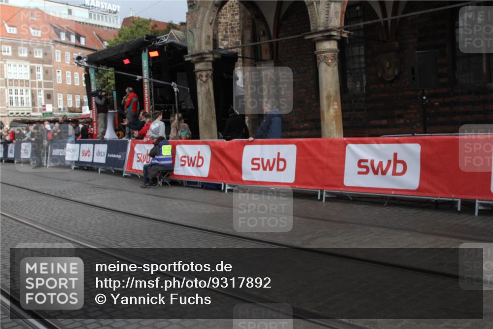 05.10.2025 - 20. swb-Marathon Bremen Yannick Fuchs http://msf.ph/oto/9317892 05.10.2025 11:15:39 Ziel  meine-sportfotos.de