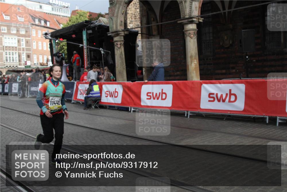 05.10.2025 - 20. swb-Marathon Bremen Yannick Fuchs http://msf.ph/oto/9317912 05.10.2025 11:15:47 Ziel 11440 meine-sportfotos.de