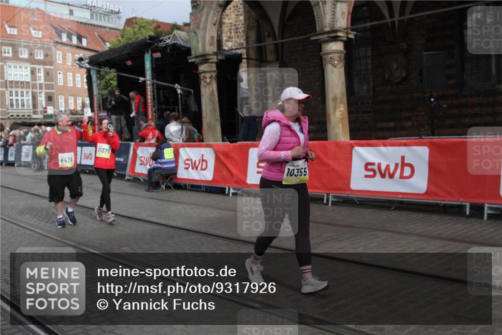 05.10.2025 - 20. swb-Marathon Bremen Yannick Fuchs http://msf.ph/oto/9317926 05.10.2025 11:16:03 Ziel 8476, 10355, 10831, 10846, 11375 meine-sportfotos.de