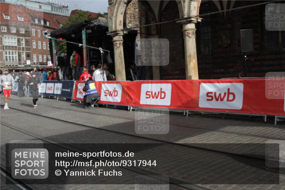 05.10.2025 - 20. swb-Marathon Bremen Yannick Fuchs http://msf.ph/oto/9317944 05.10.2025 11:16:09 Ziel 7109, 9640, 10220, 10635, 10831, 10846, 11331 meine-sportfotos.de
