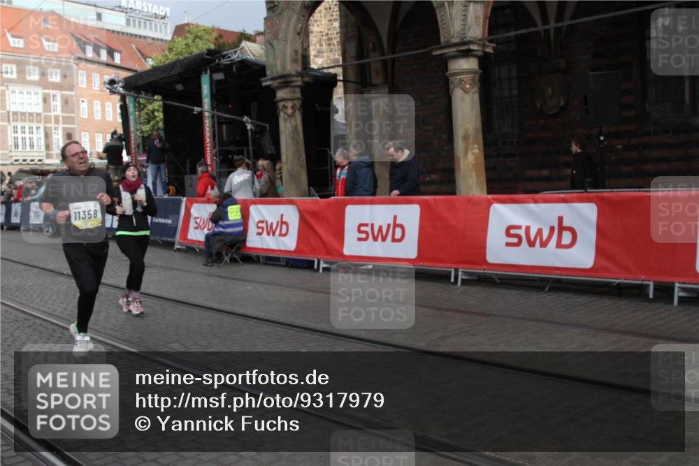 05.10.2025 - 20. swb-Marathon Bremen Yannick Fuchs http://msf.ph/oto/9317979 05.10.2025 11:16:32 Ziel 11358, 11404 meine-sportfotos.de