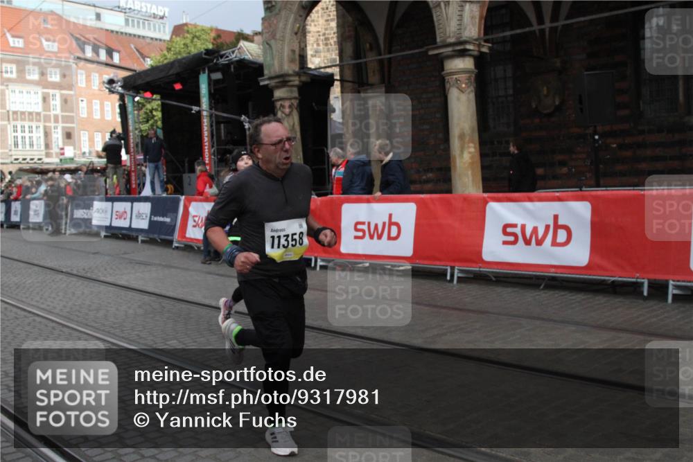 05.10.2025 - 20. swb-Marathon Bremen Yannick Fuchs http://msf.ph/oto/9317981 05.10.2025 11:16:33 Ziel 11358, 11404 meine-sportfotos.de
