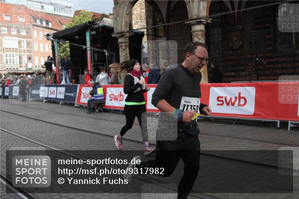 05.10.2025 - 20. swb-Marathon Bremen Yannick Fuchs http://msf.ph/oto/9317982 05.10.2025 11:16:34 Ziel 11358, 11404 meine-sportfotos.de