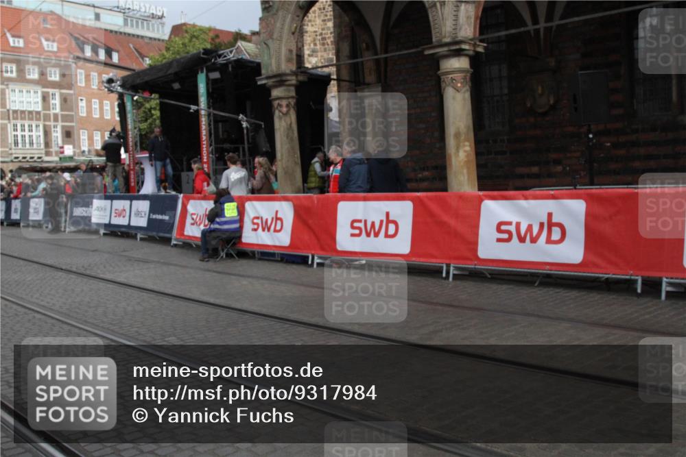 05.10.2025 - 20. swb-Marathon Bremen Yannick Fuchs http://msf.ph/oto/9317984 05.10.2025 11:16:36 Ziel 9563 meine-sportfotos.de