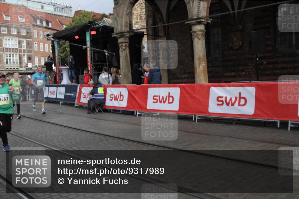 05.10.2025 - 20. swb-Marathon Bremen Yannick Fuchs http://msf.ph/oto/9317989 05.10.2025 11:16:39 Ziel 9301, 9563, 11020, 11182, 11438 meine-sportfotos.de