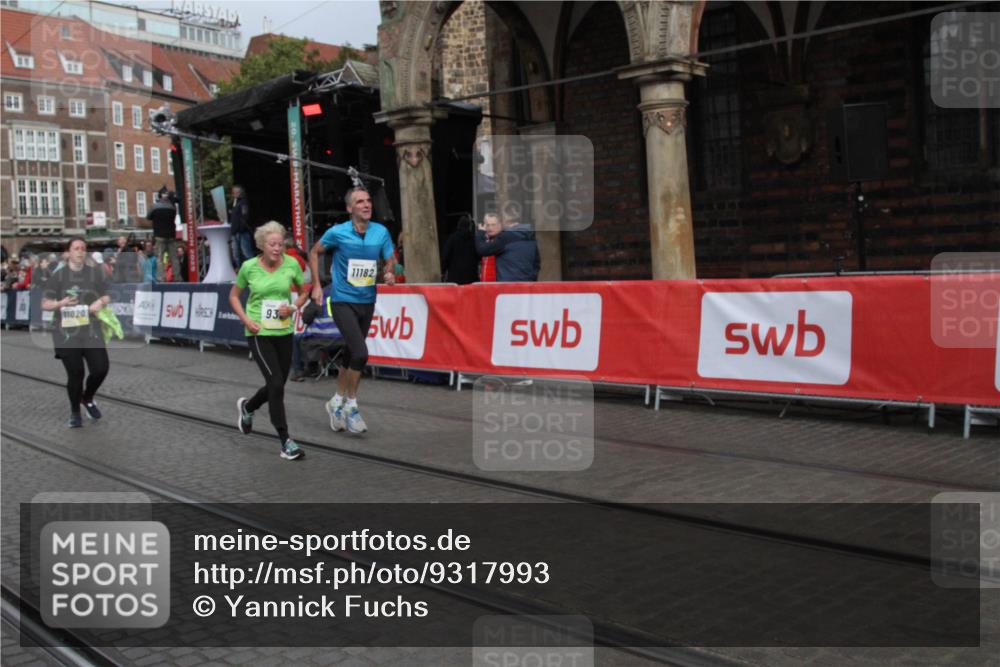05.10.2025 - 20. swb-Marathon Bremen Yannick Fuchs http://msf.ph/oto/9317993 05.10.2025 11:16:41 Ziel 9301, 9563, 9753, 11020, 11182, 11438 meine-sportfotos.de