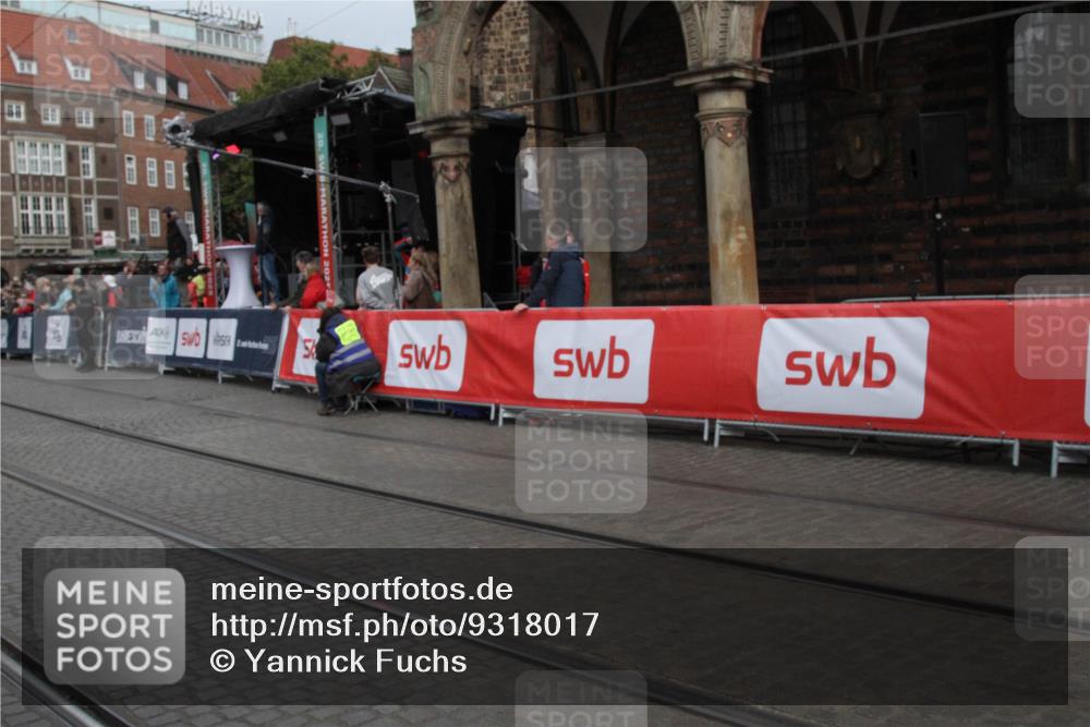 05.10.2025 - 20. swb-Marathon Bremen Yannick Fuchs http://msf.ph/oto/9318017 05.10.2025 11:16:56 Ziel 9838, 10736 meine-sportfotos.de
