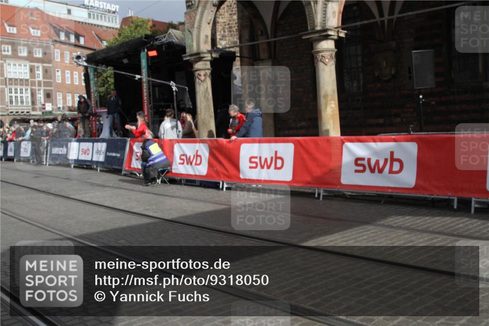 05.10.2025 - 20. swb-Marathon Bremen Yannick Fuchs http://msf.ph/oto/9318050 05.10.2025 11:17:09 Ziel 10759 meine-sportfotos.de