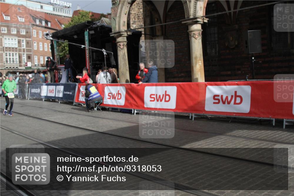 05.10.2025 - 20. swb-Marathon Bremen Yannick Fuchs http://msf.ph/oto/9318053 05.10.2025 11:17:10 Ziel 10759, 10874 meine-sportfotos.de